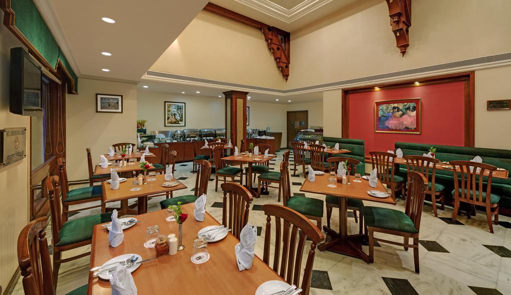 אחמדאבאד Comfort Inn Sunset מראה חיצוני תמונה