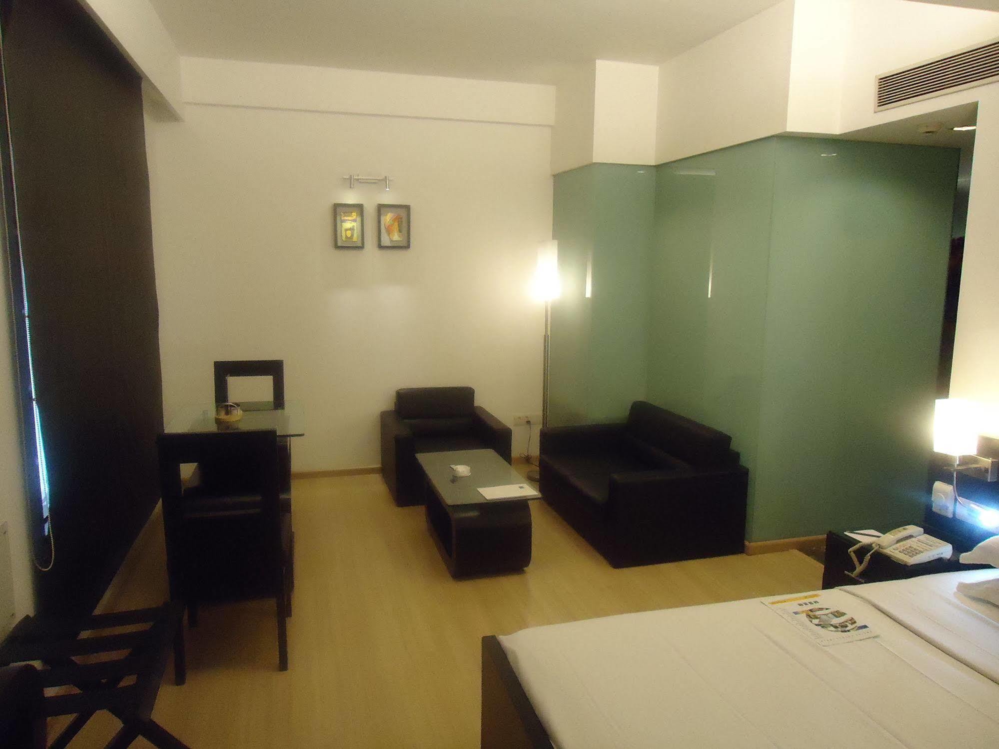אחמדאבאד Comfort Inn Sunset מראה חיצוני תמונה